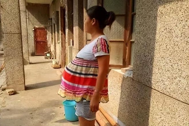 后双双离世：哥嫂接手拒领养咬牙带10娃！米乐体育app网站江西夫妻狂生8个孩子